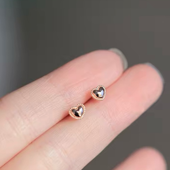 Gold Heart Stud Earrings 925 Sterling Silver Plated Gold - Picture 2 of 5